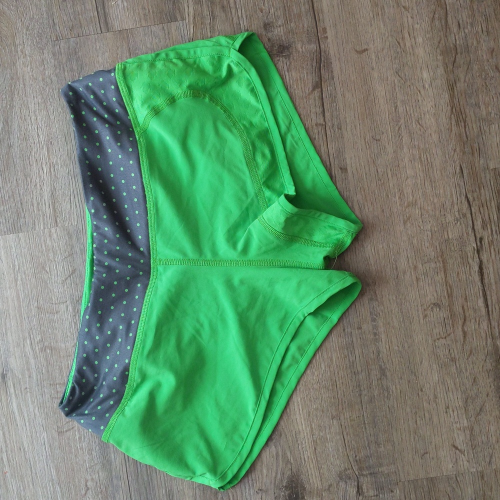 Run in Rabbit Catch Me if You Can Shorts Small